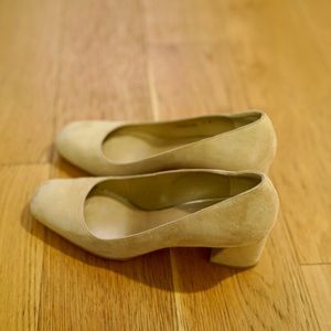 Stuart Weitzman Marymid Cashew Suede size 7M